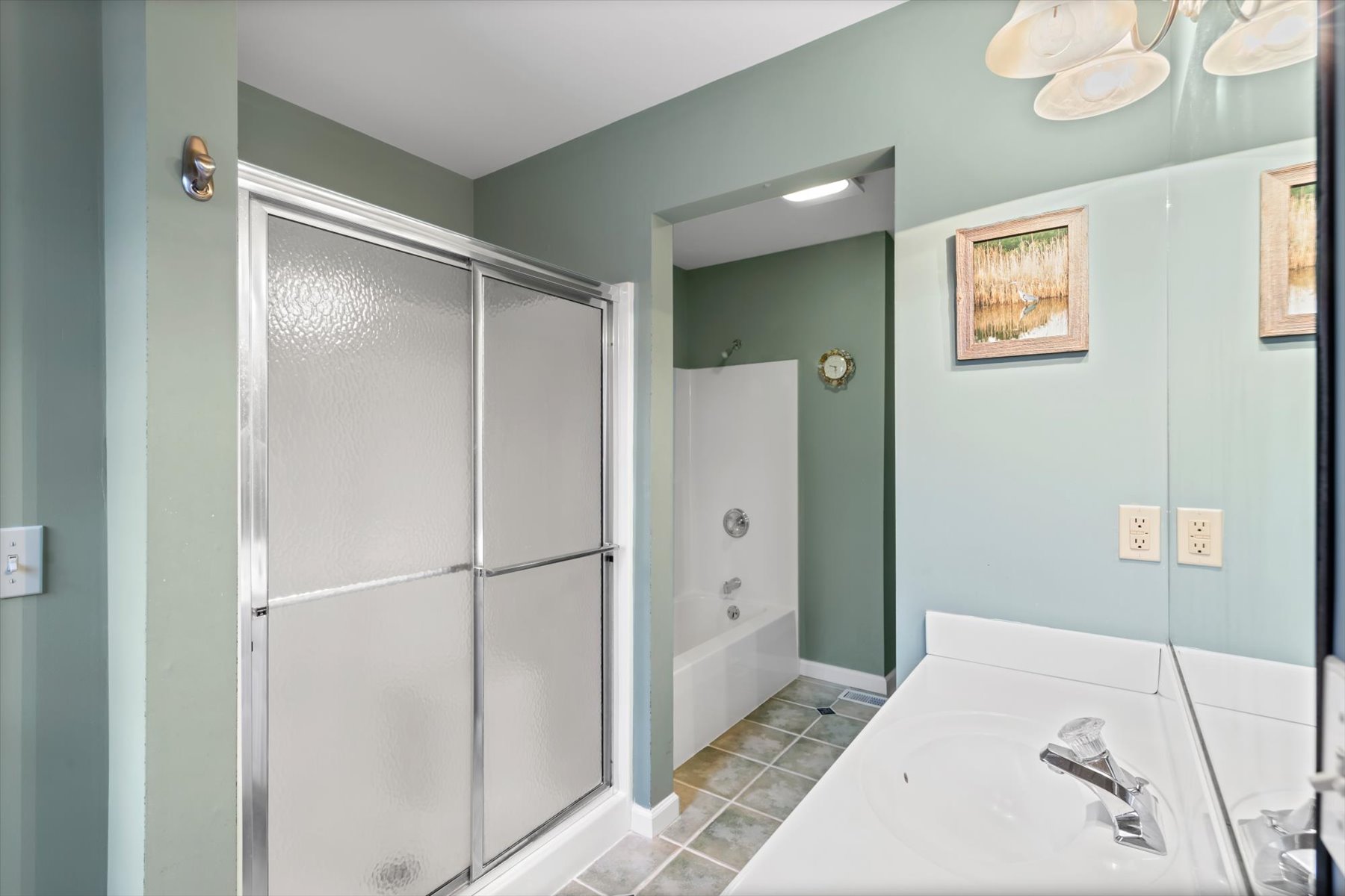 Walk-in Shower and Bath Tub in Full Bath 1.