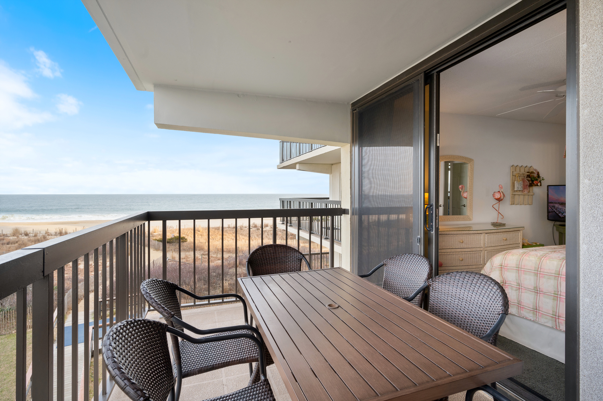 Dine Al Fresco while you enjoy the Warm Summer Breeze!