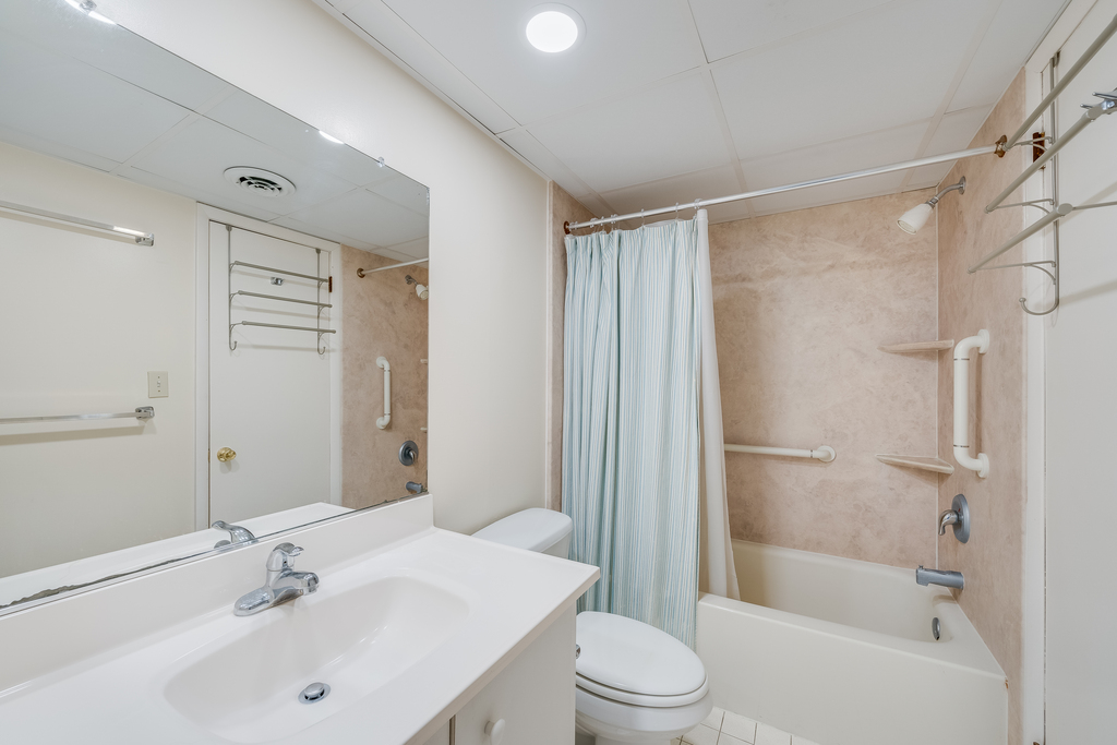 The Full Bath offers a Shower/Tub Combo.