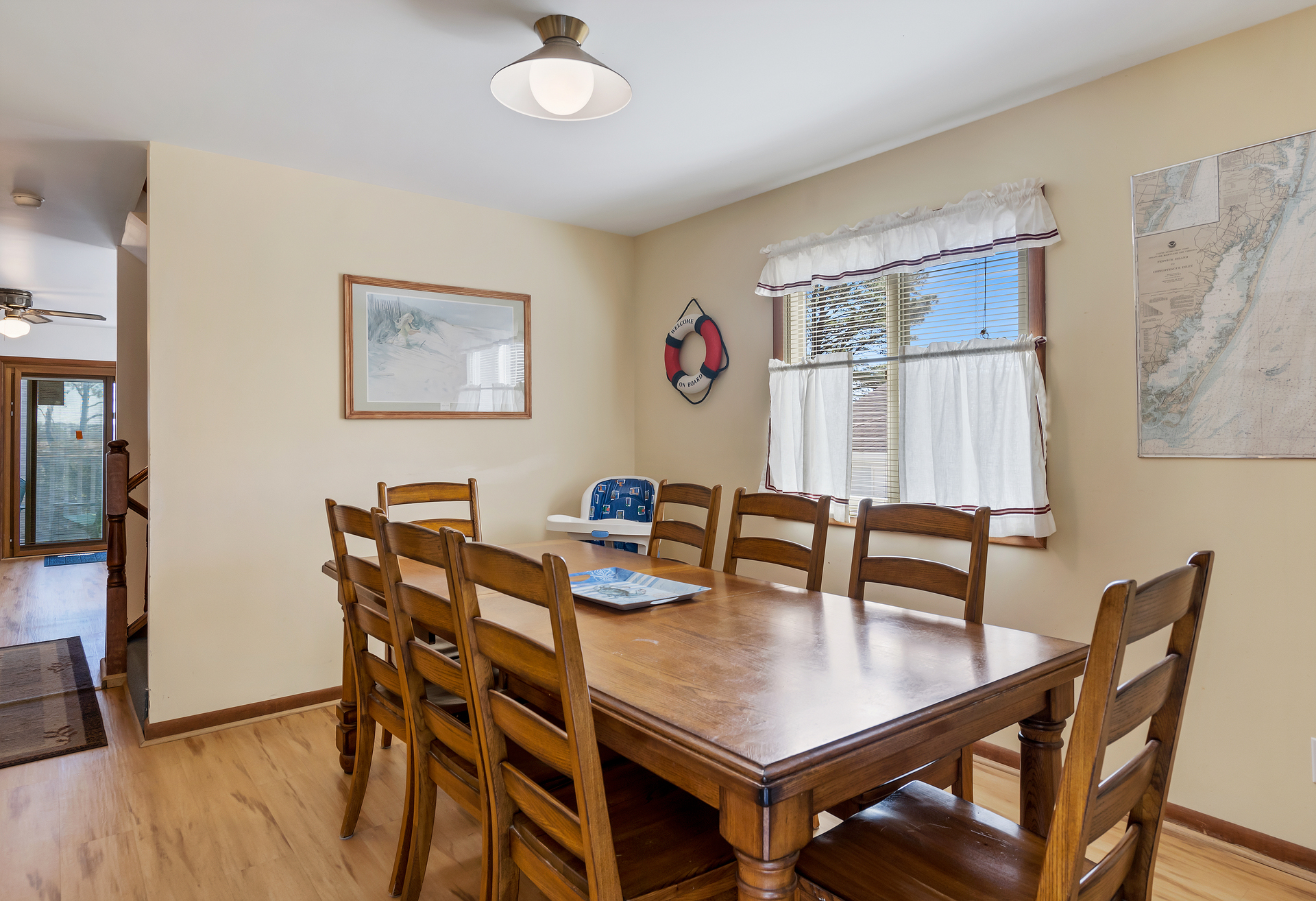Huge Dining Area for enjoying Family Meals together.