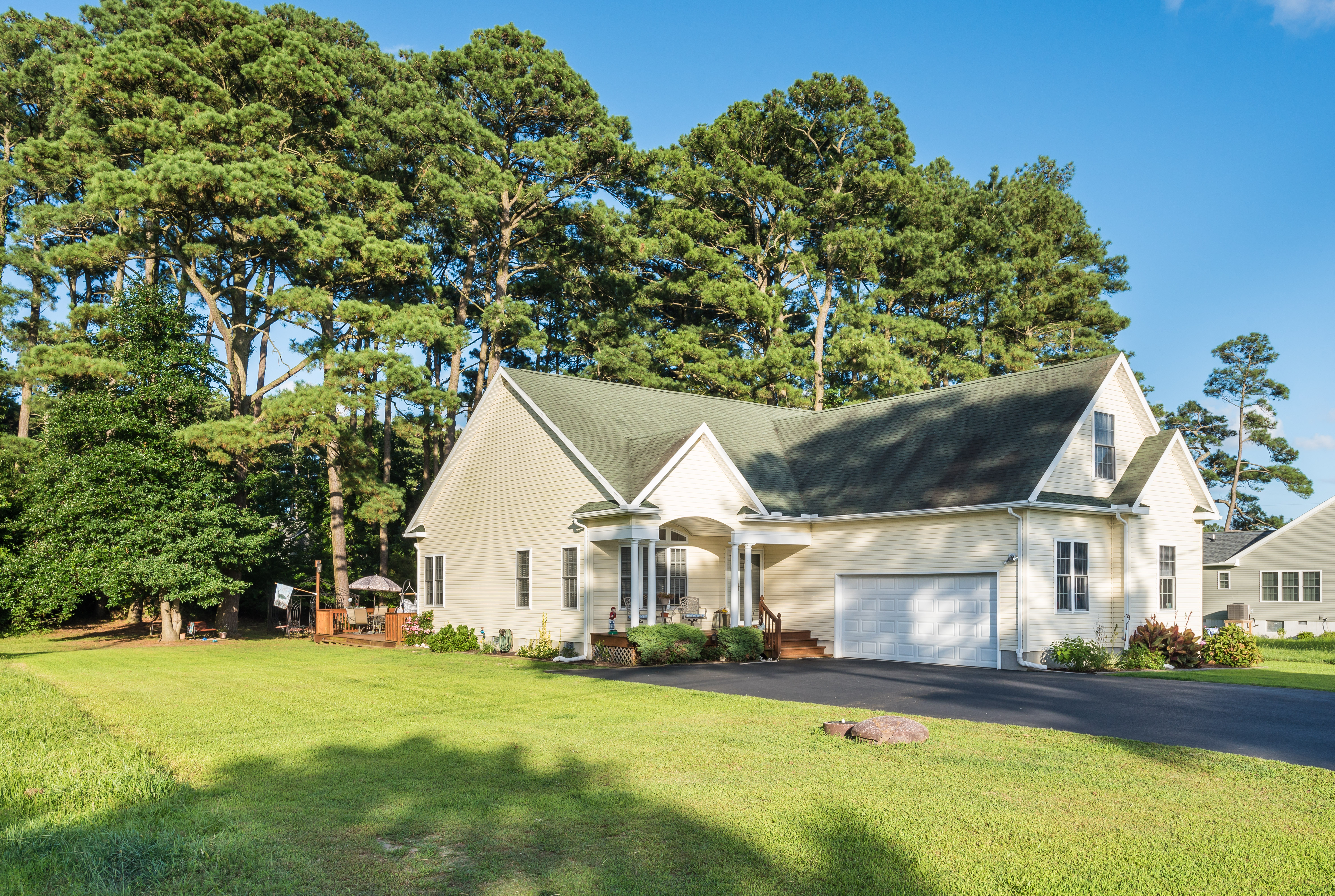 The perfect Vacation Destination in Captain's Cove is only 20 minutes from Chincoteague Island!