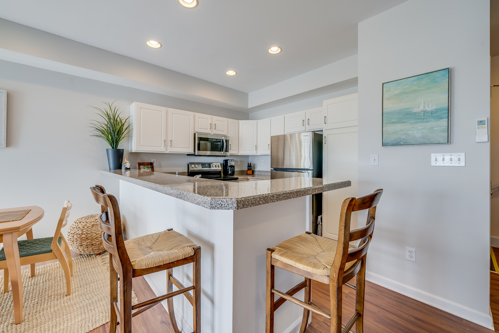 Grab a quick bite at the Breakfast Bar before hitting the Beach.