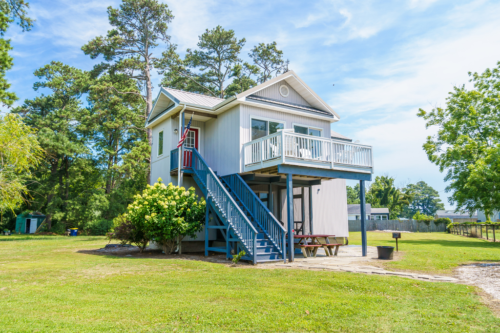 Welcome to The Virginia Lee on the East Side of Chincoteague Island!