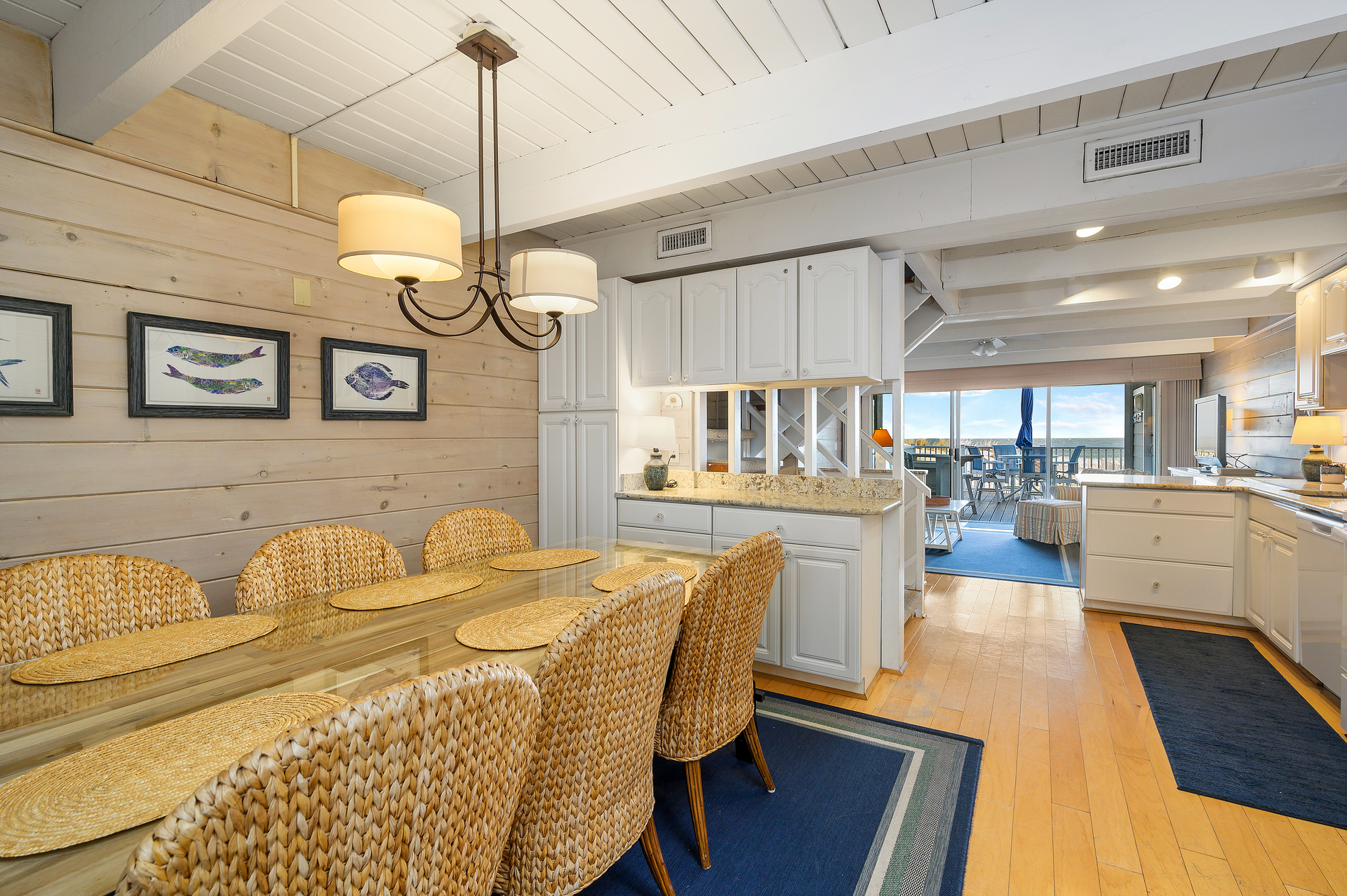 Gather for family dinner (with a view)!