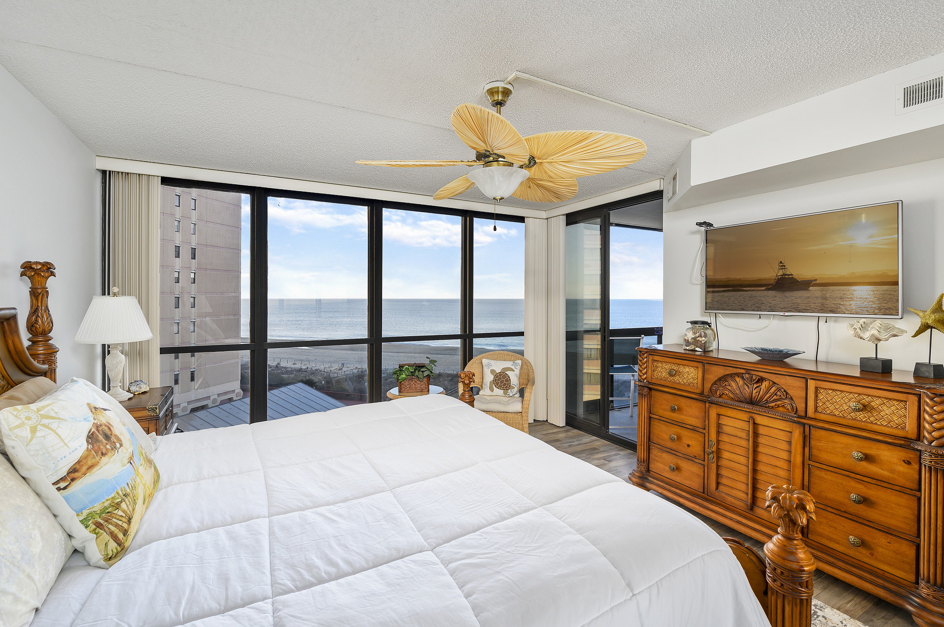 With a view like this, you'll never want to leave the bed!