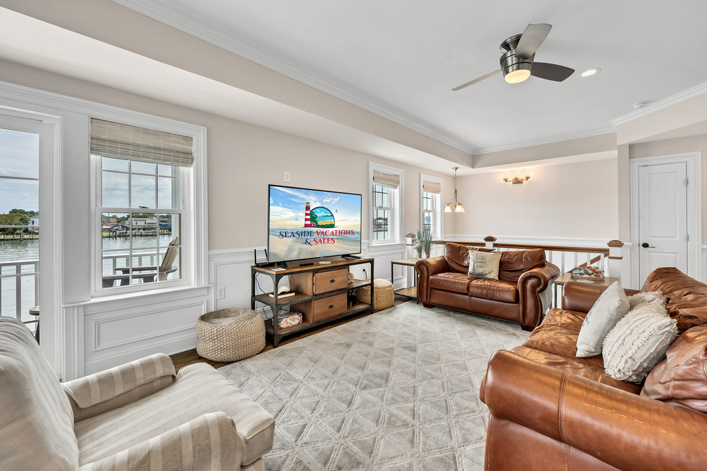 Relax & enjoy Free WiFi & Satellite TV in the Living Area.