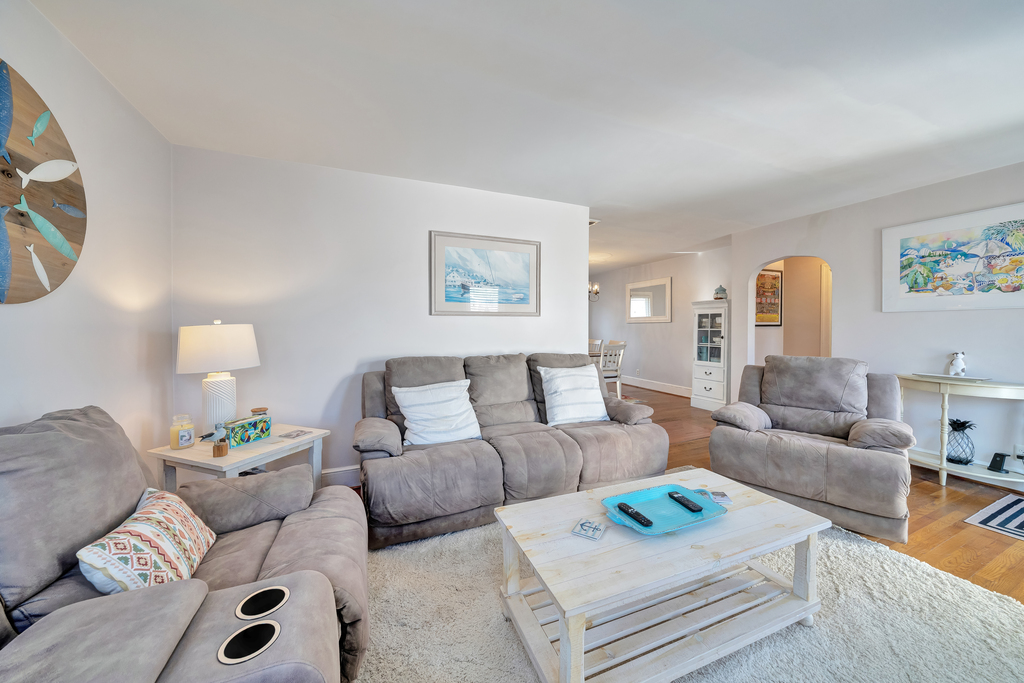 Relax with comfy furnishings, Free WiFi, and Flat Screen Smart TV.