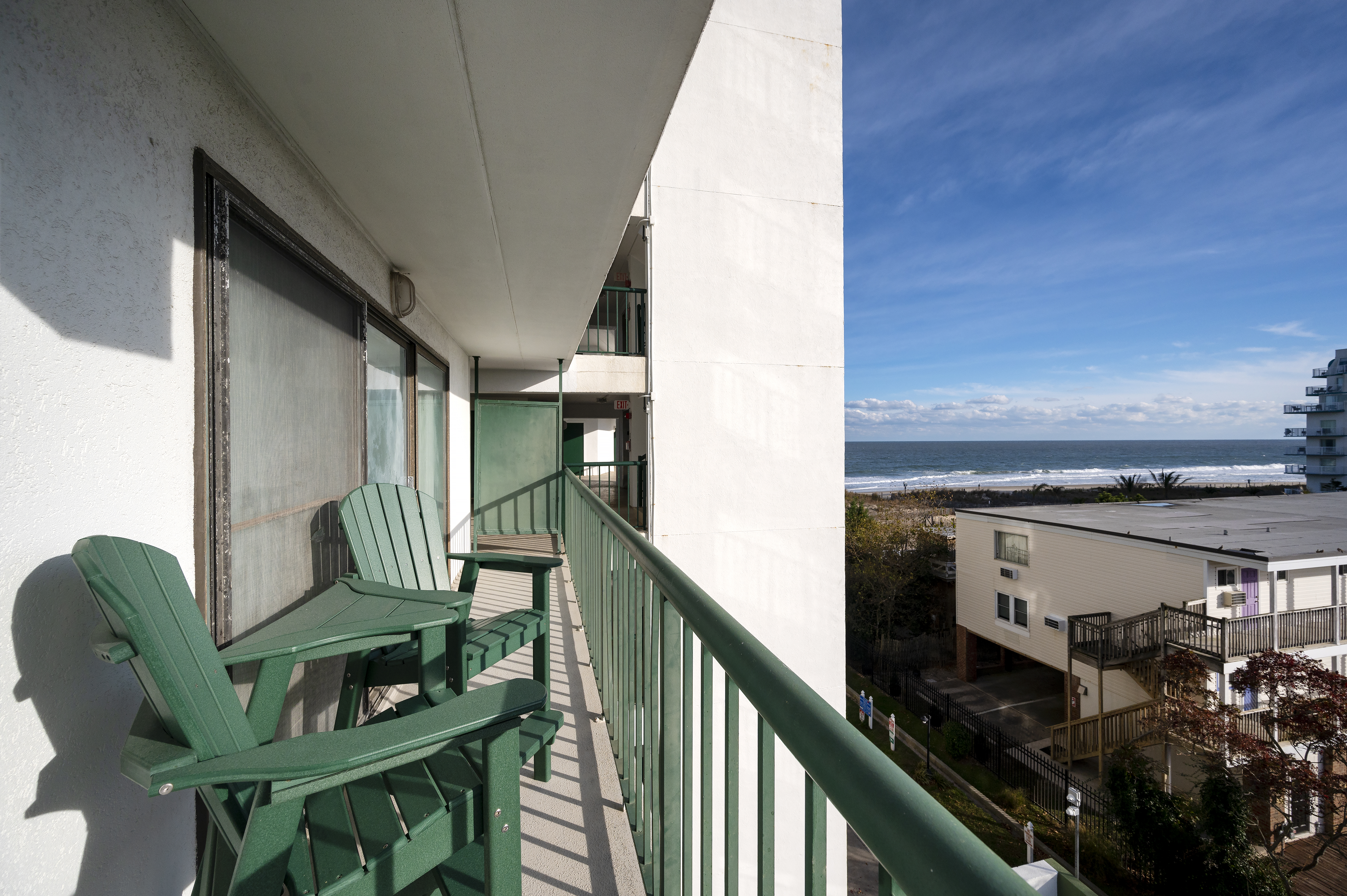 Summer Beach 408 - The Ocean is calling you!