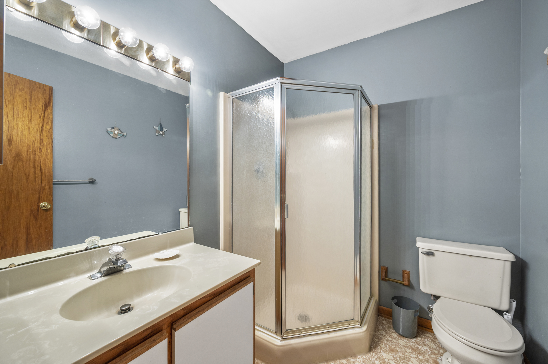 Full Bath 2 has a Walk-in Shower.