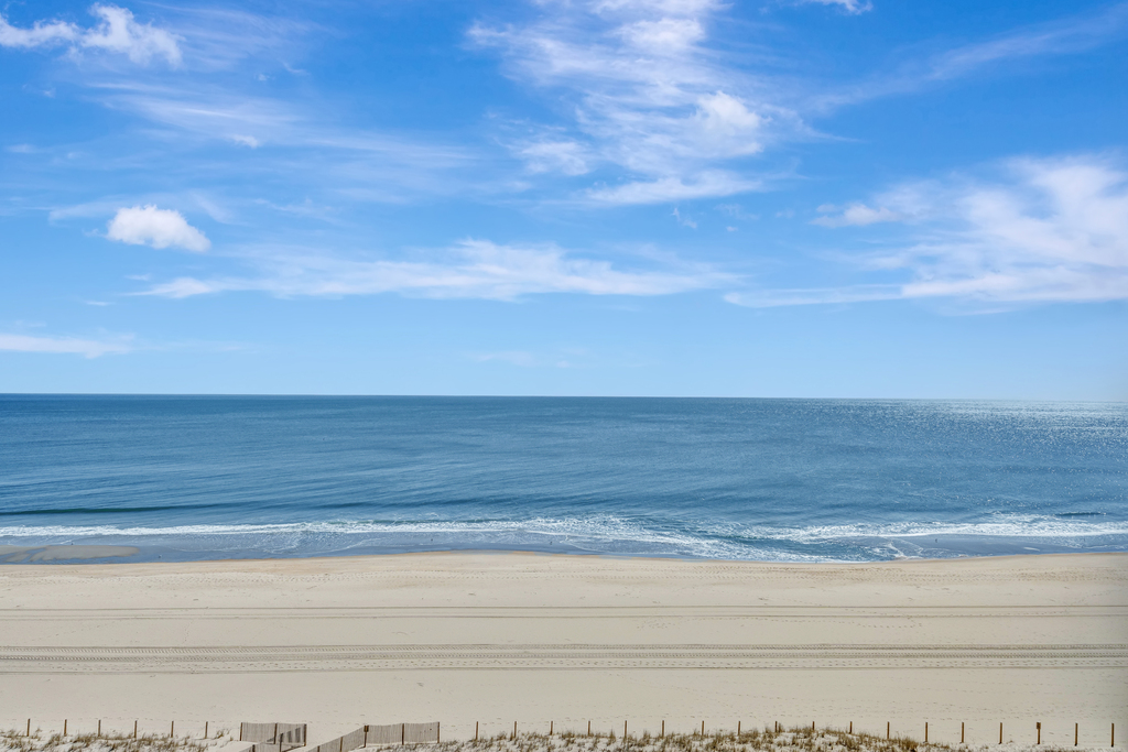 Sea Gate 803 has everything you need to make fantastic family memories year after year!