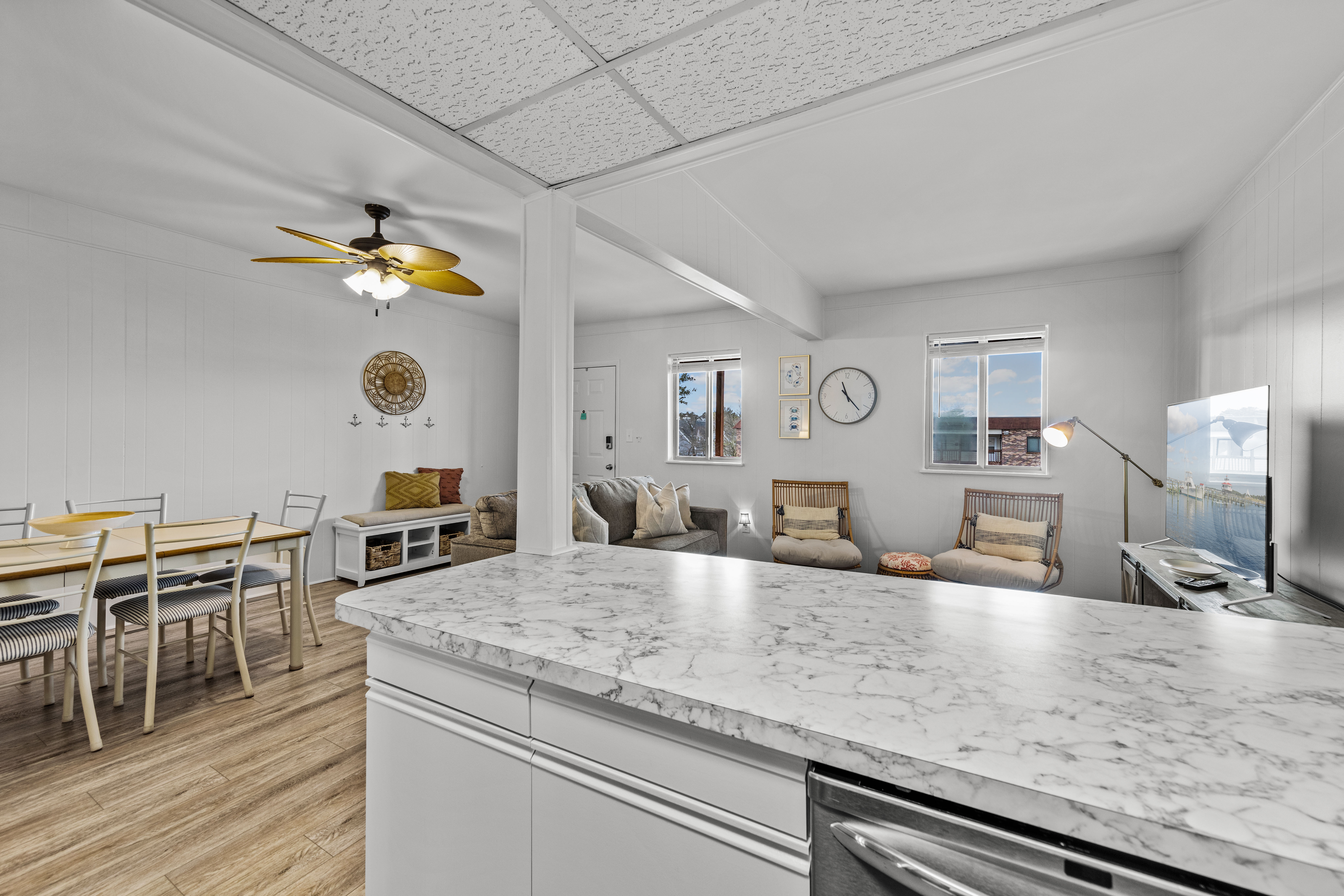 Plenty of counter space for the chef in your family to whip up a family meal!