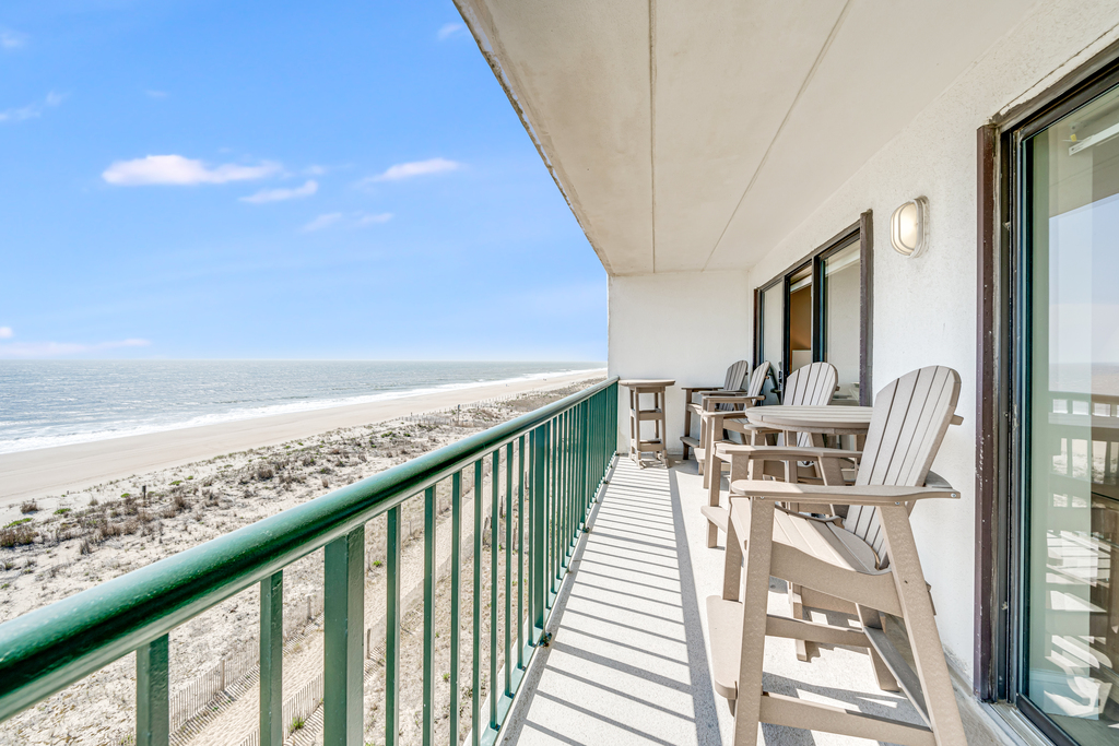 Enough room for the Whole family to enjoy the Salty air!
