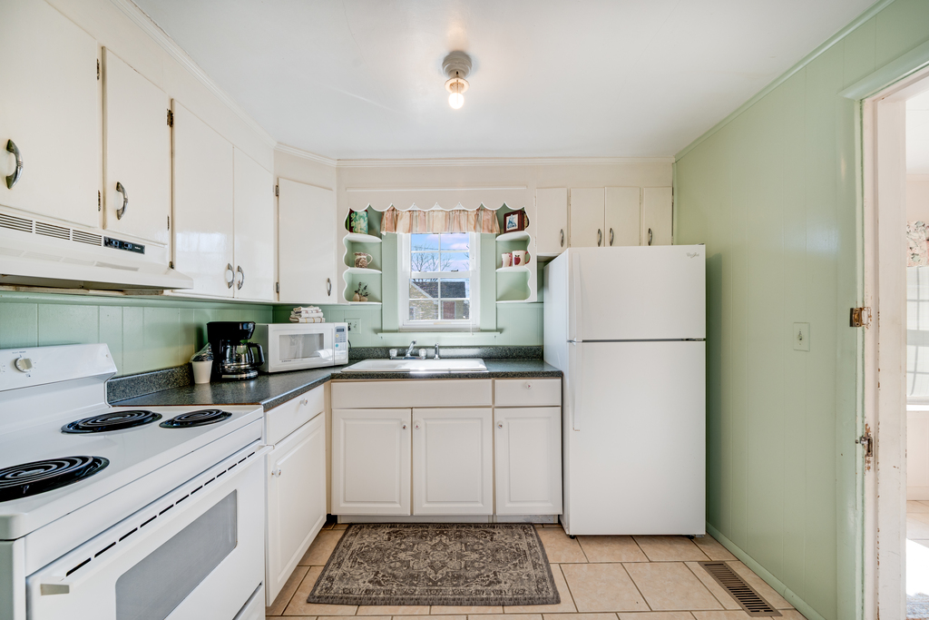 All the comforts of home (no dishwasher).