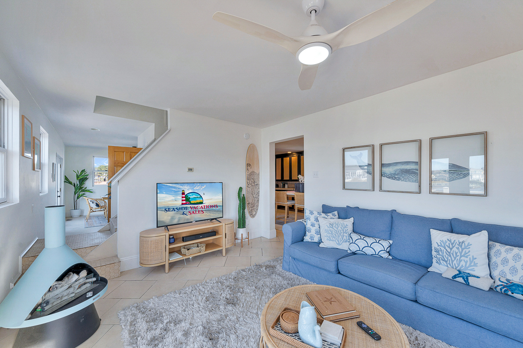 Enjoy Flat Screen TV with Directv and Free WiFi after a fun-filled day at the Beach.