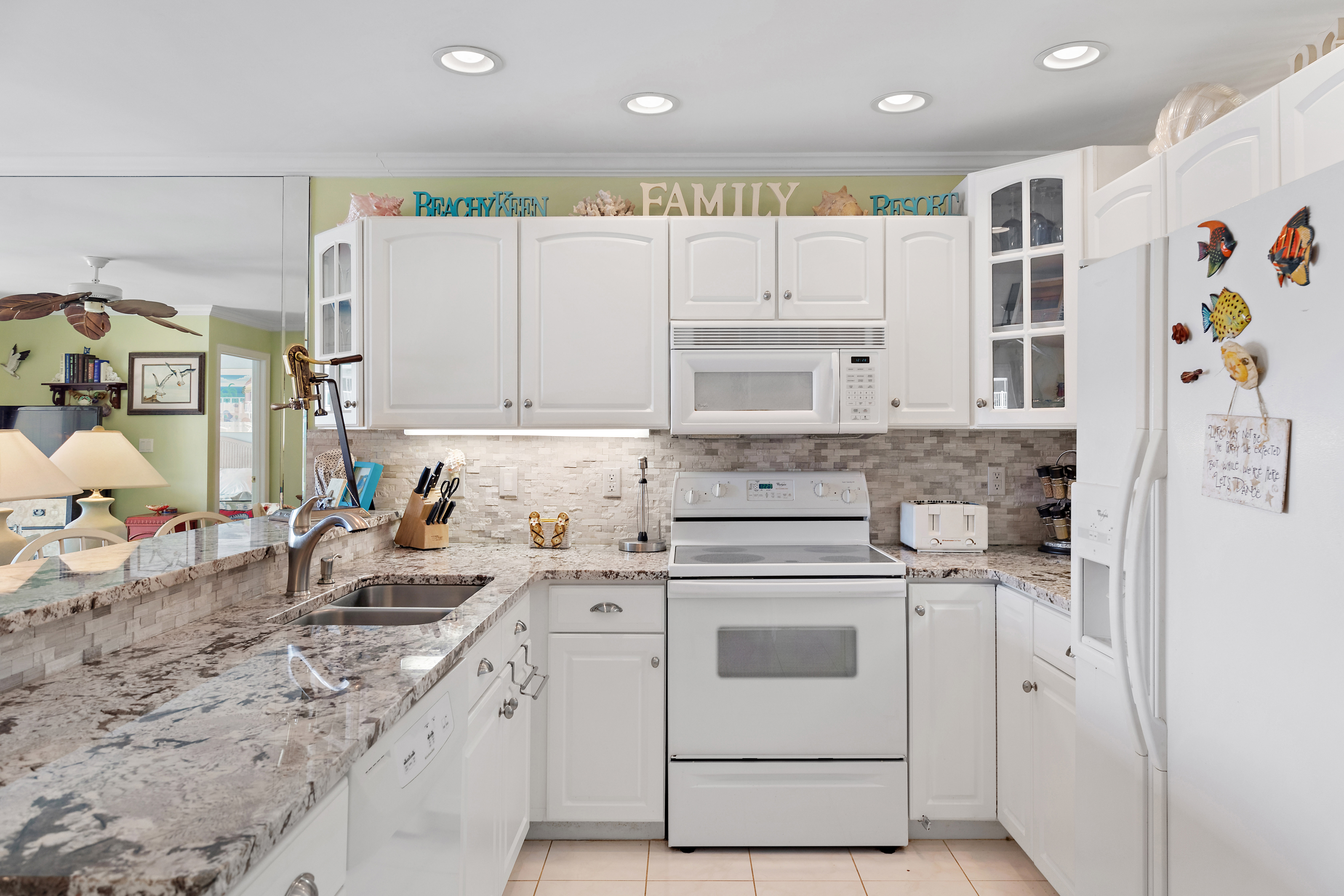 And beachy white cabinetry!