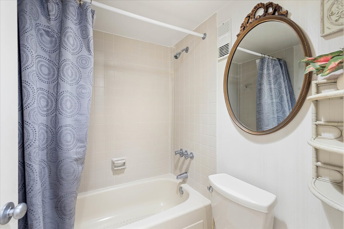Freshen up in the Spacious Shower/Tub Combo.