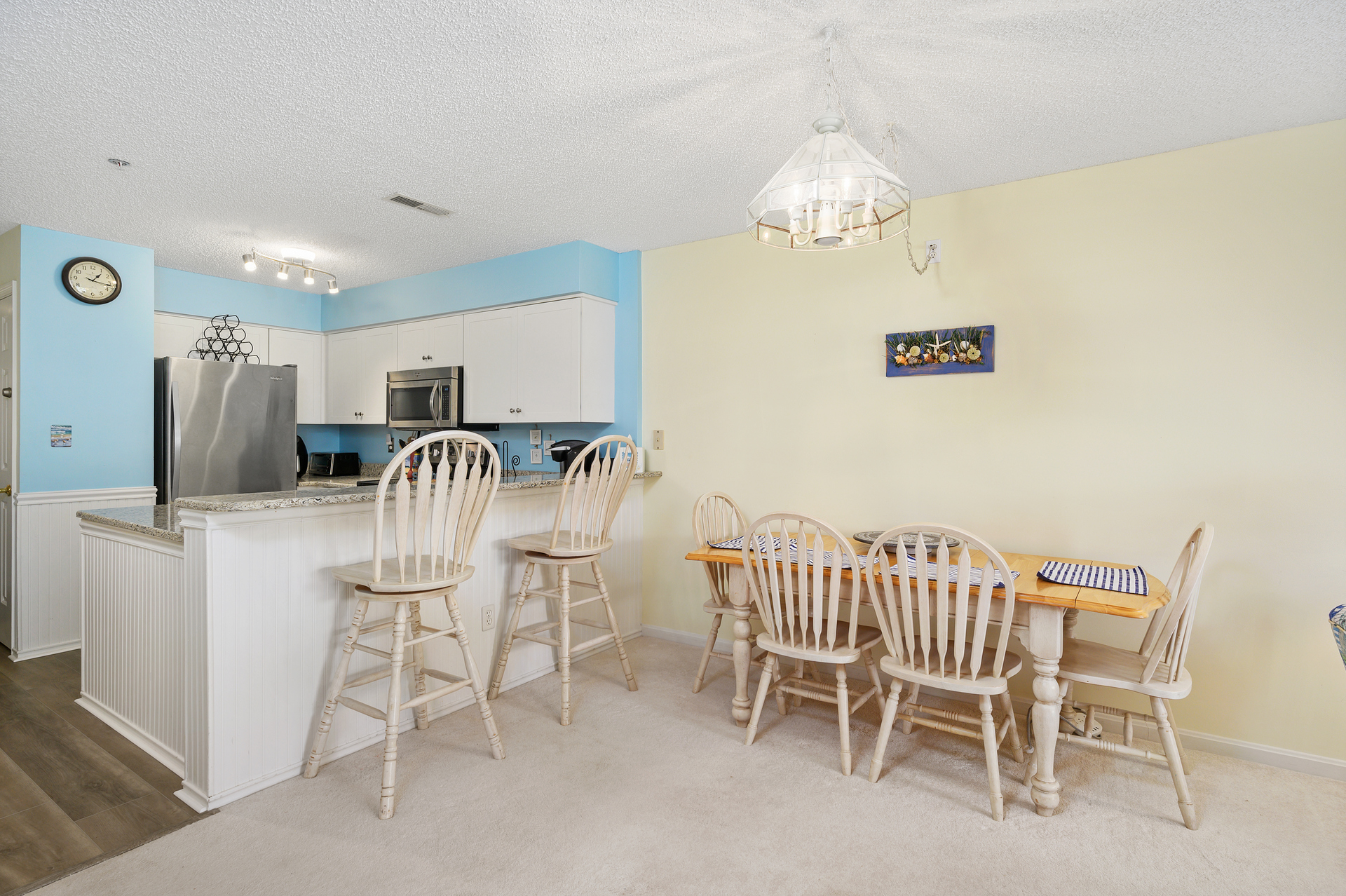 Eat in for your lovely family dinner or grab a quick bite before the beach.