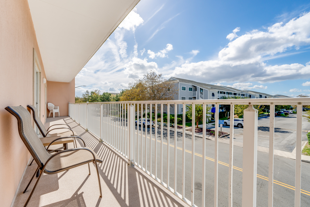 Sit out and enjoy the Sweet & Salty Bay Breeze!