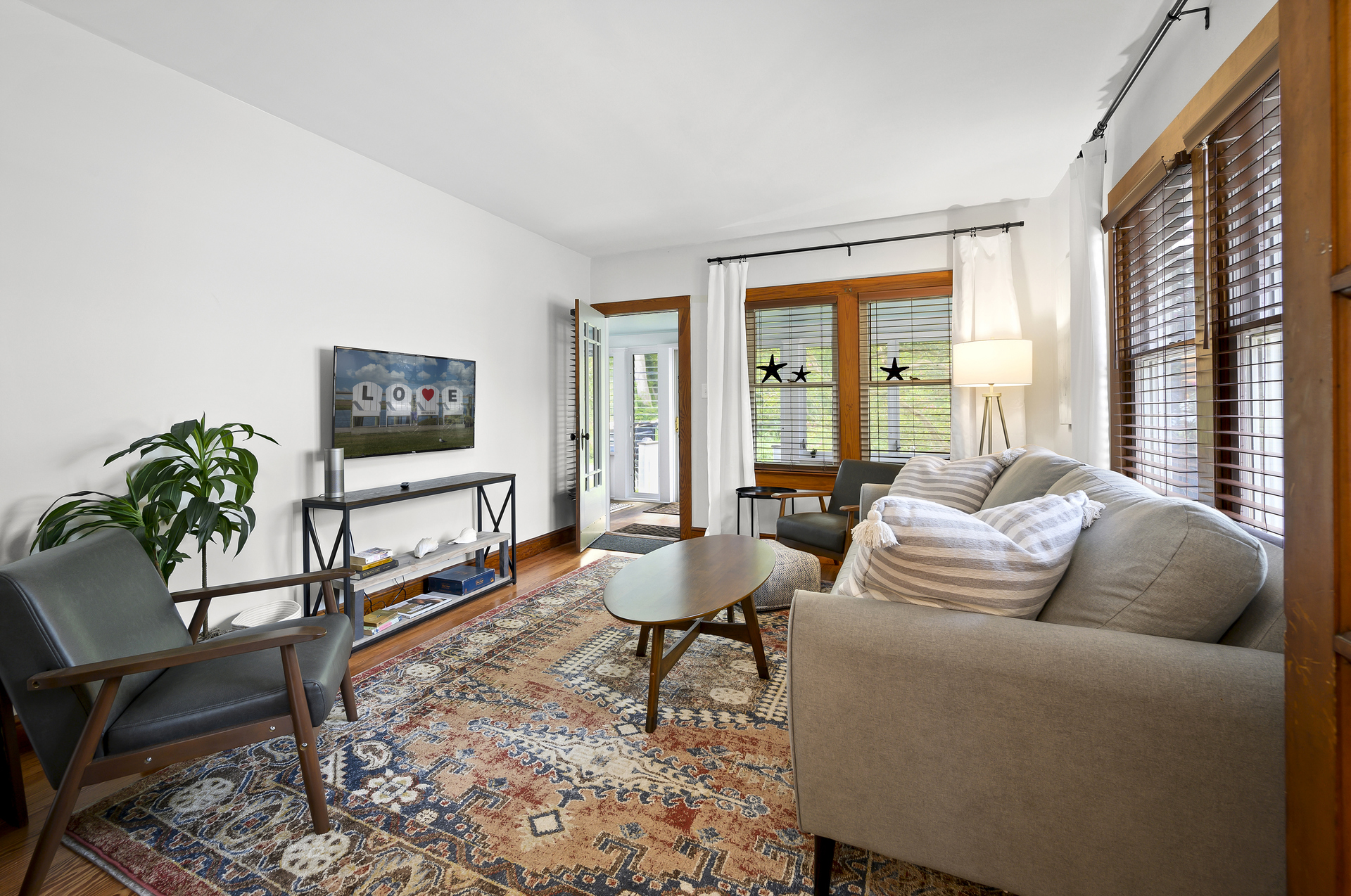 This adorable Home simply oozes Southern Hospitality.