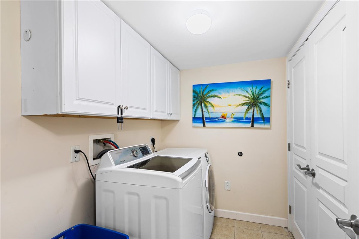 The Laundry Room offers a Washer & Dryer for your convenience!