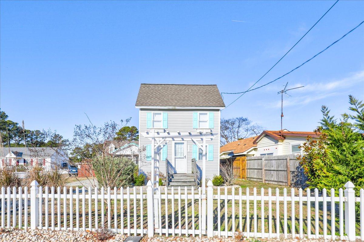 Ava's has that quintessential Chincoteague Charm you love, plus the Modern Amenities you want and need.