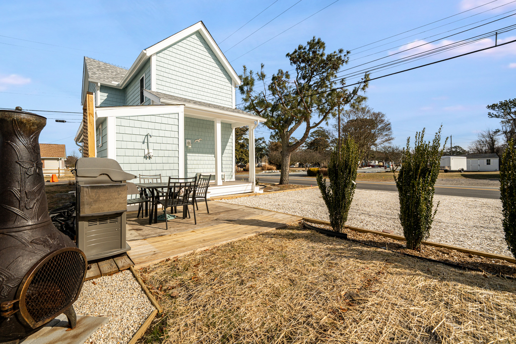 Both adorable and affordable, Mariner's Watch sleeps 5 comfortably.