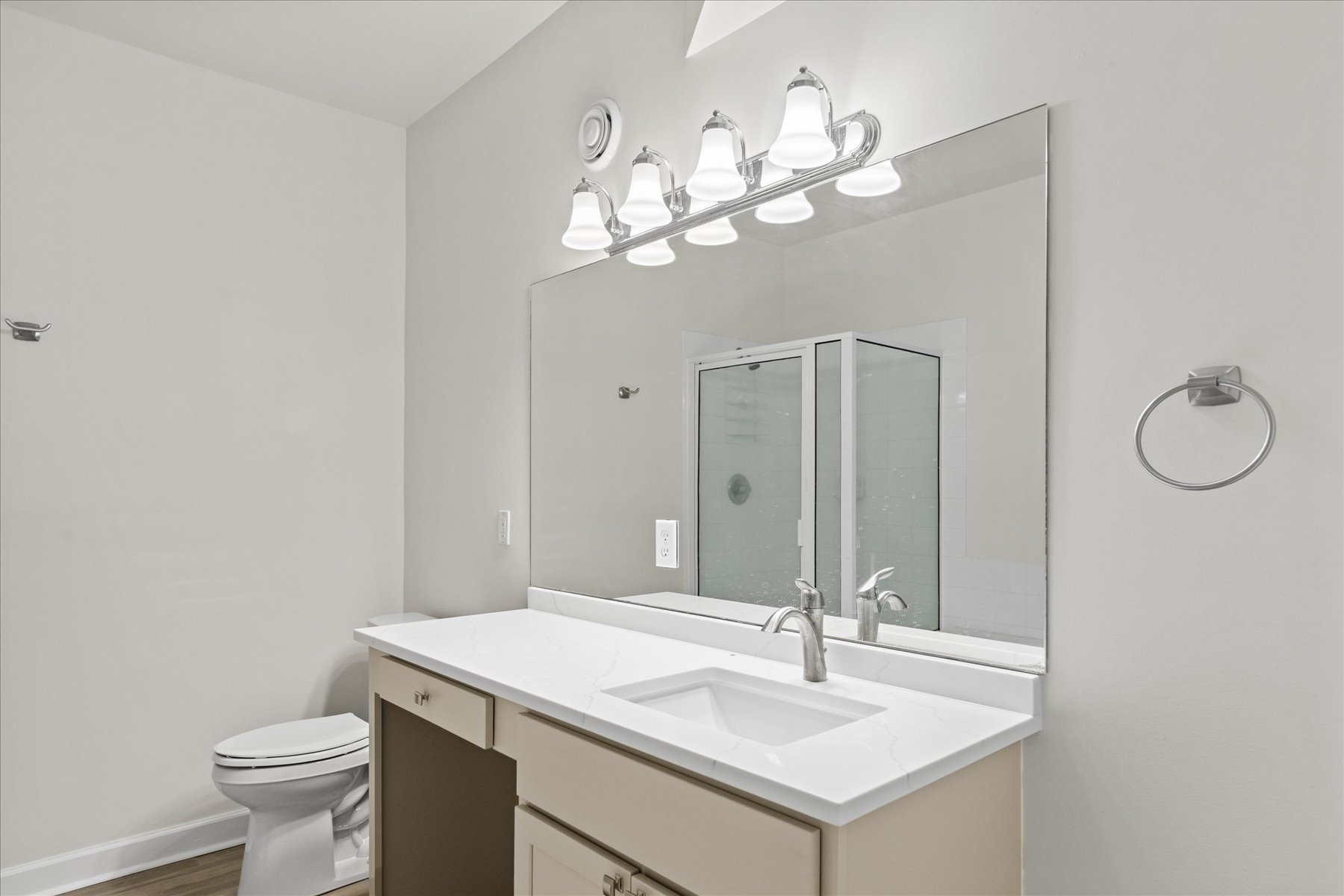 27-105 56th St #501-27