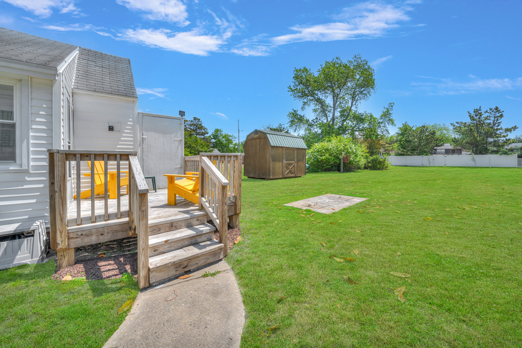 Lovely backyard perfect for chasing Lightning Bugs!
