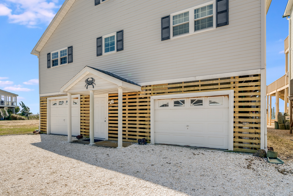 Perched directly on the Chincoteague Bay in Captain's Cove.