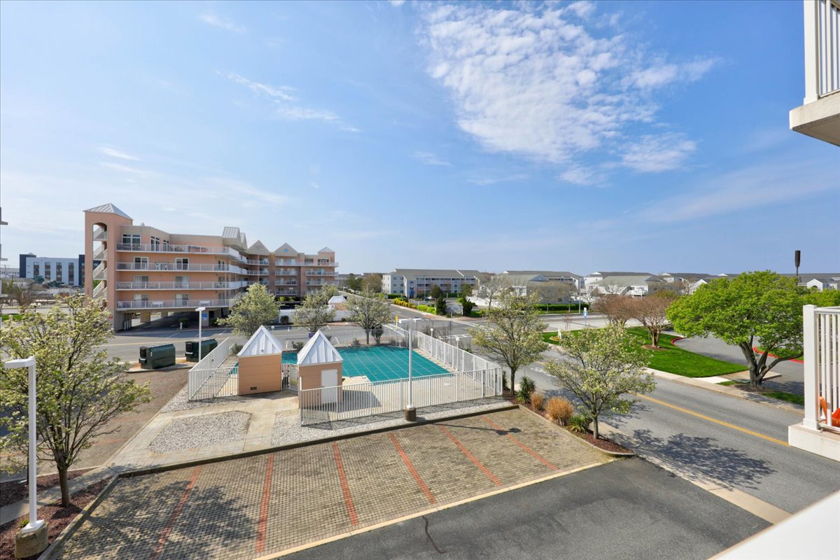 Lorelei II 202 ~ Life's at Ease with a Bay Breeze!