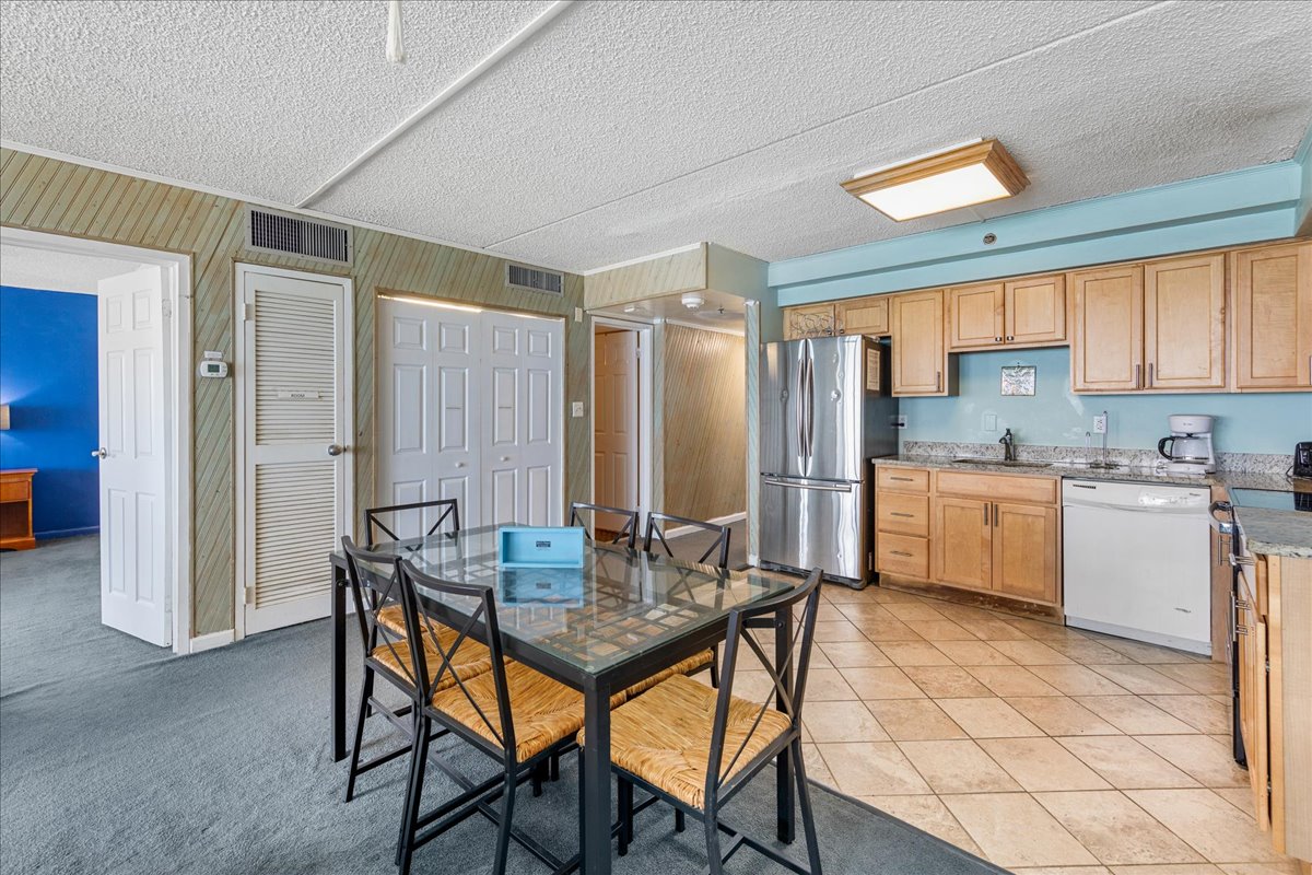 Gather for a Home Cooked Meal at the Dining Table!