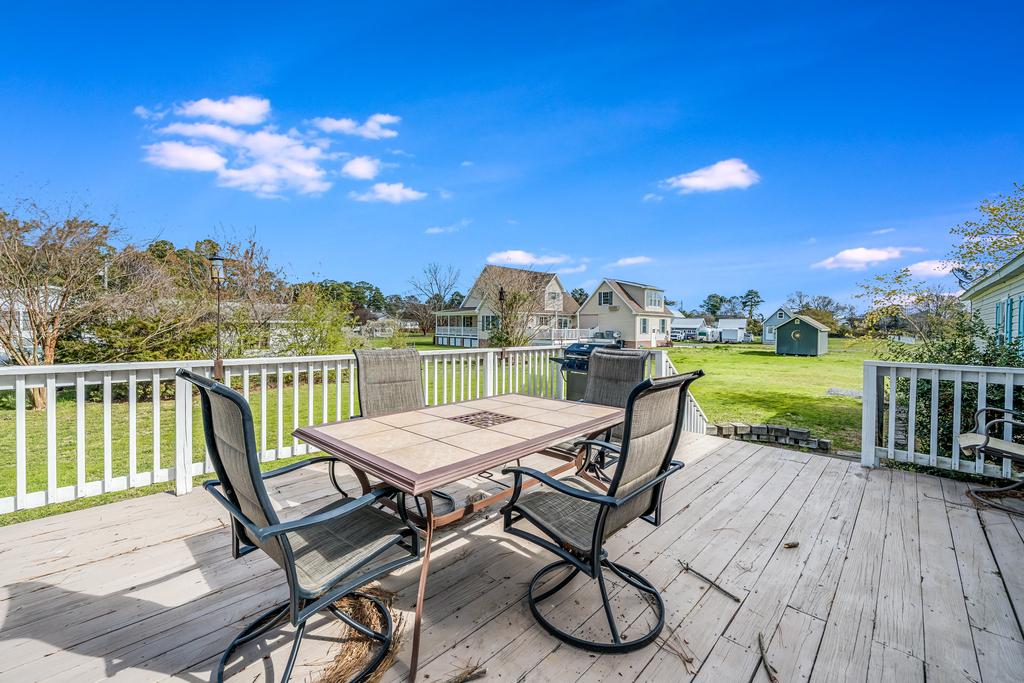 You can also dine Al-Fresco on the Deck.
