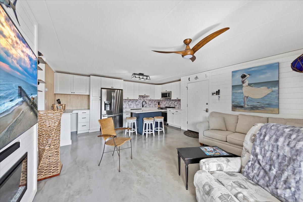 Relax in the AC and enjoy Free Wi-Fi & the Large Flat Screen TV.