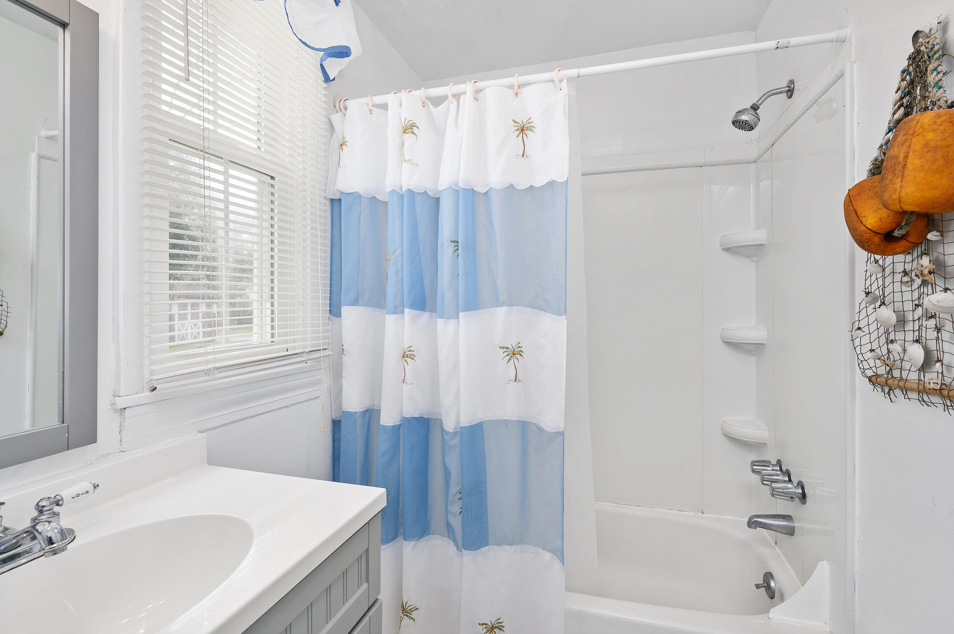 Master Bath has Tub/Shower Combo.