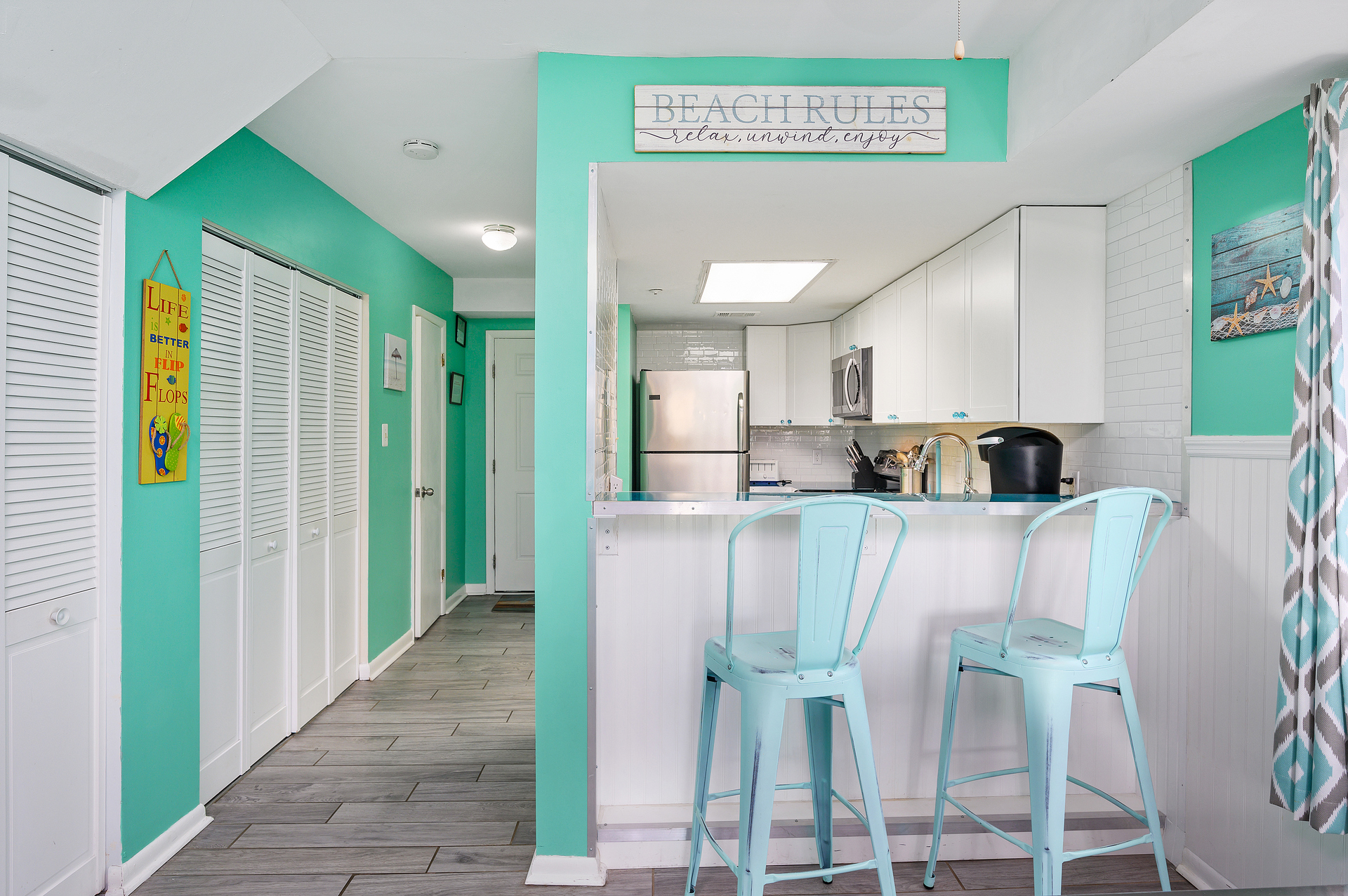 Grab a bite to eat on your way out to explore Ocean City!