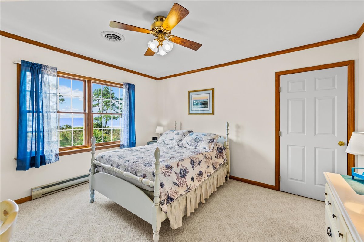 Bedroom 3 has another comfy Full Bed and Nautical Bedding.