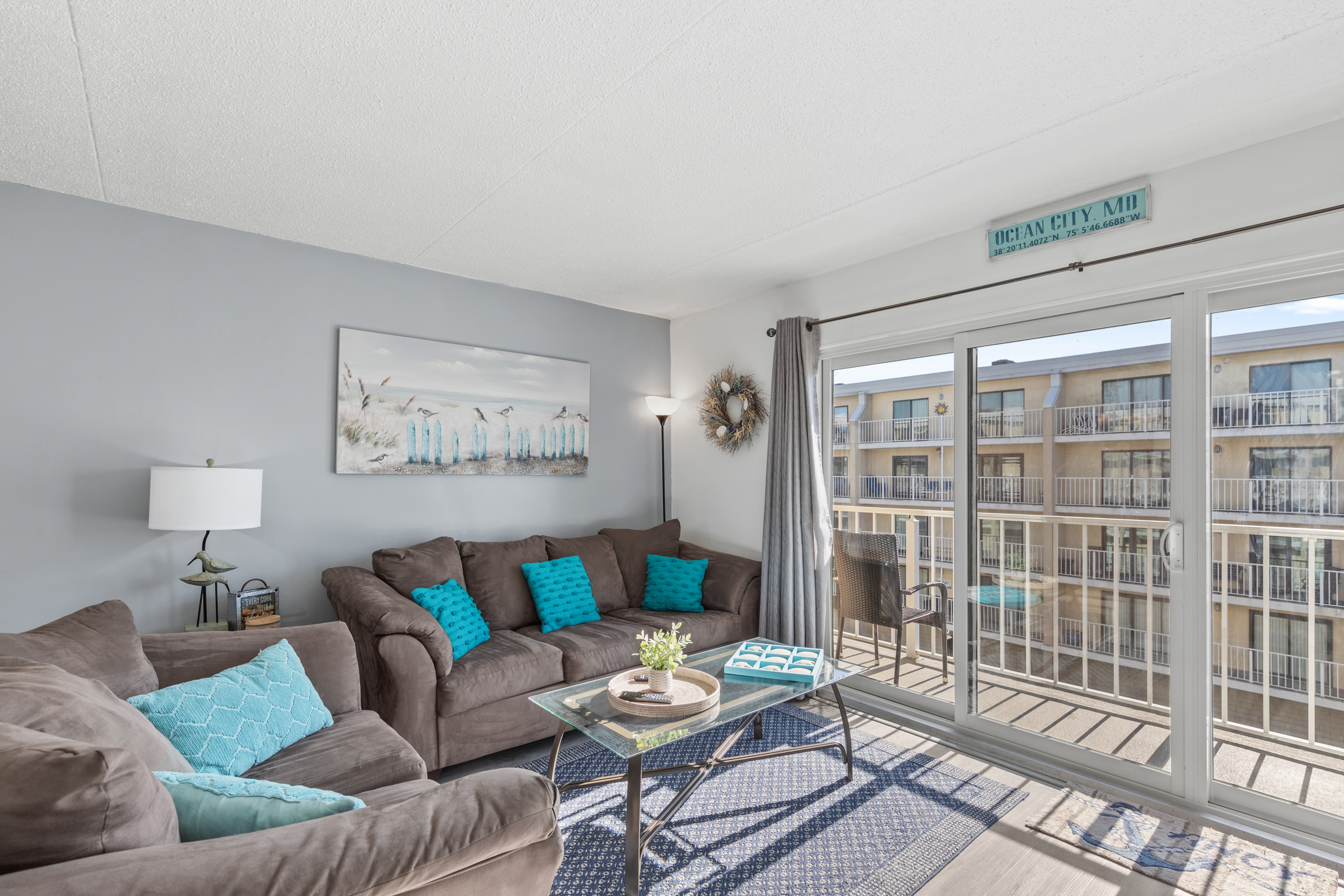 Wight Bay 443 has a cool, crisp decor, and abundance of natural light and plenty of comfy furnishings to sink into.