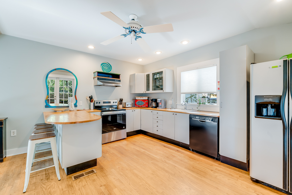 The Chef will adore the well-stocked Kitchen, with all the comforts of home.