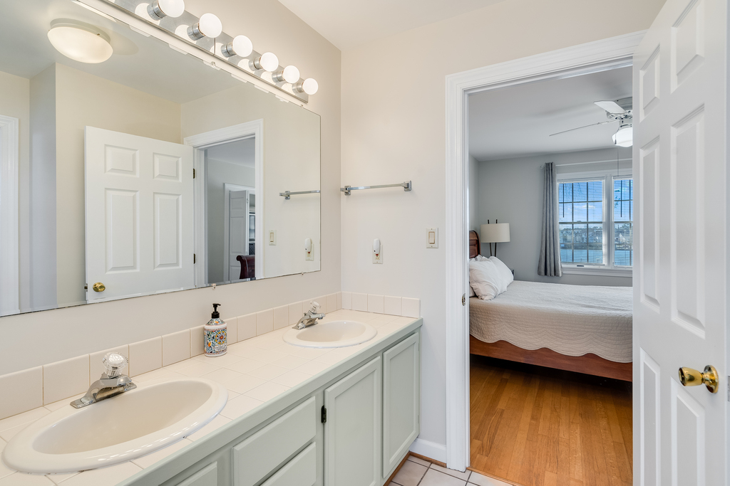 Master Bath has Double Vanity.....