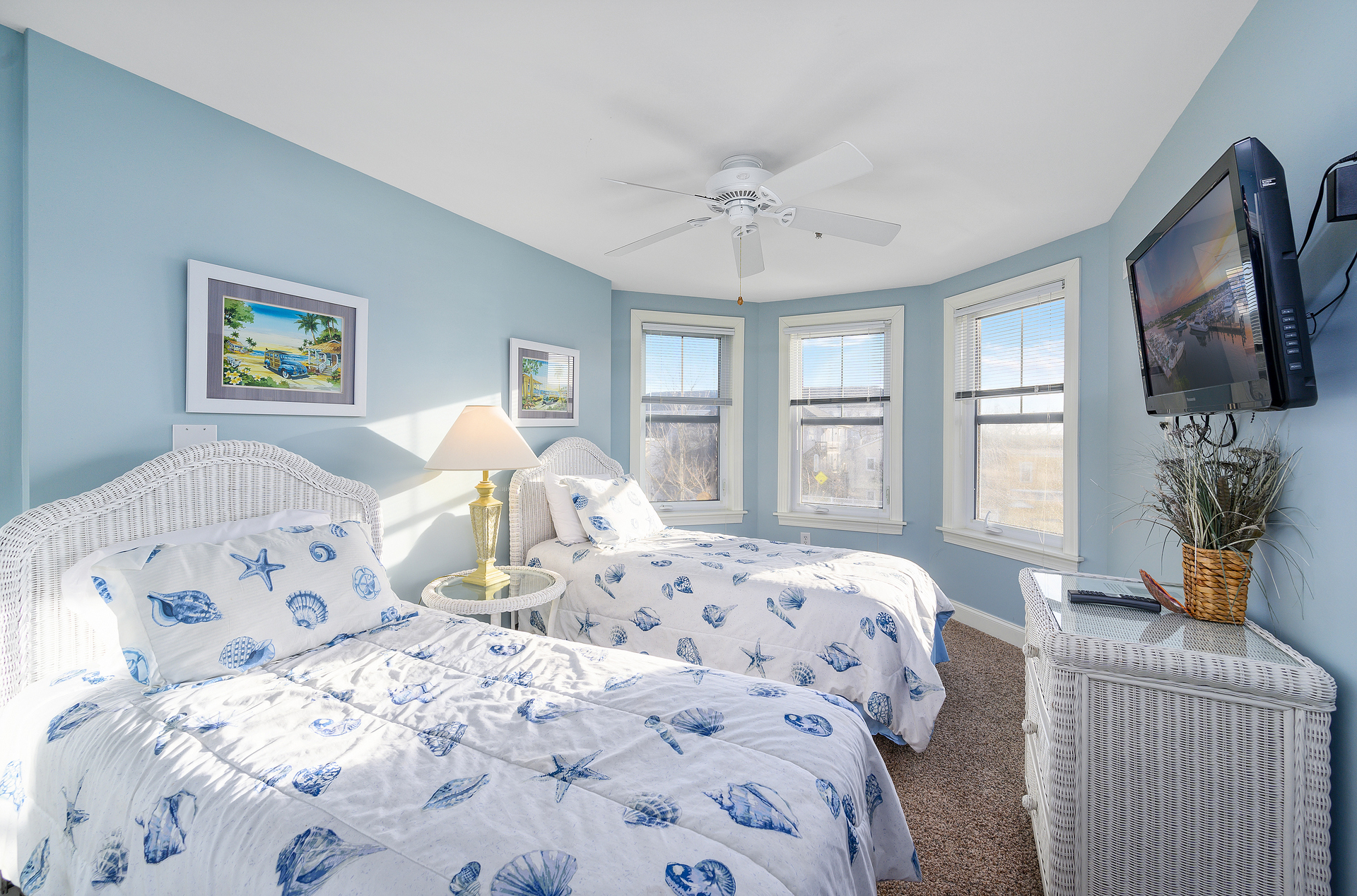 Starting each day with a spring in your step is no problem with the bright blues and warm light beaming in