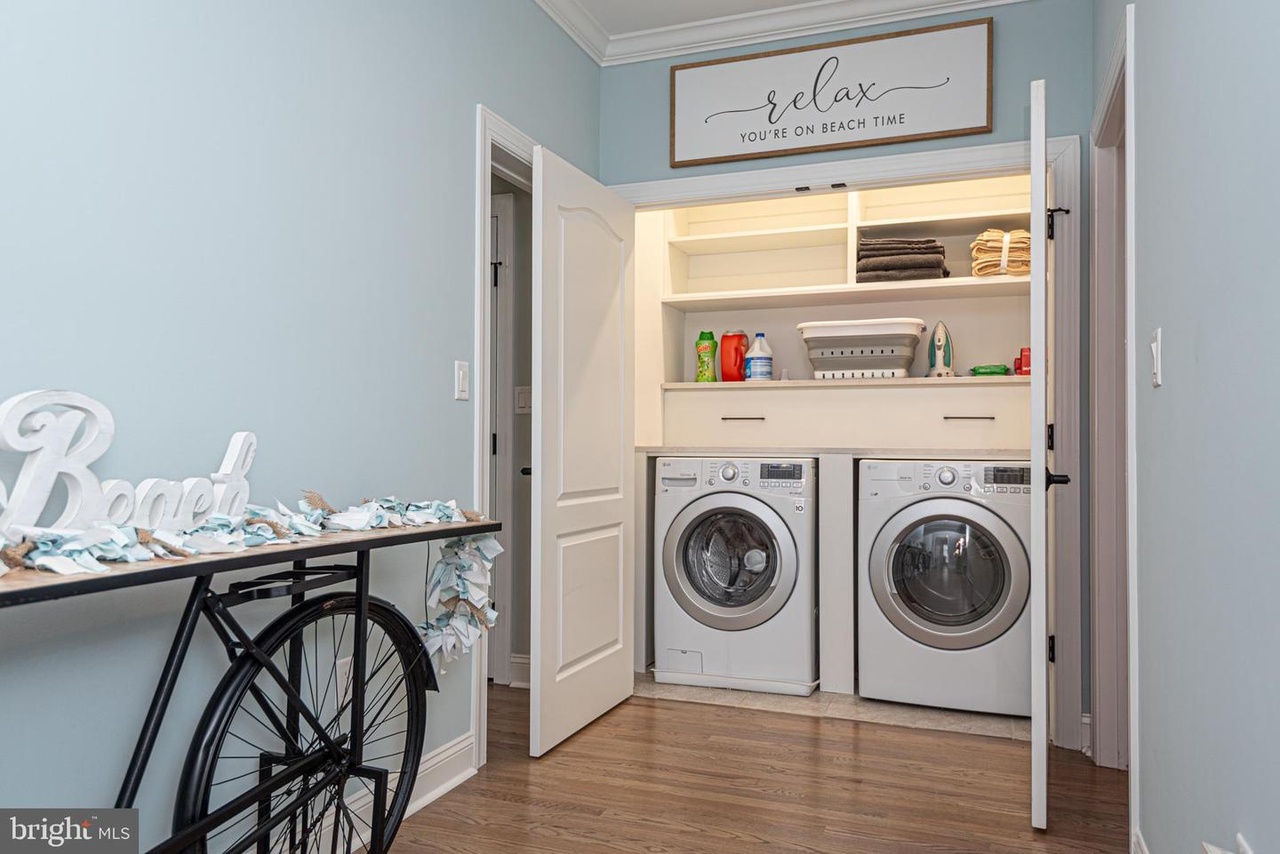 Full Size Washer and Dryer for your convenience!