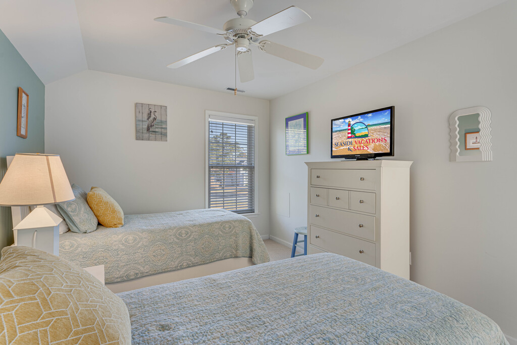 Bedroom 3 has Flat Screen Streaming TV.