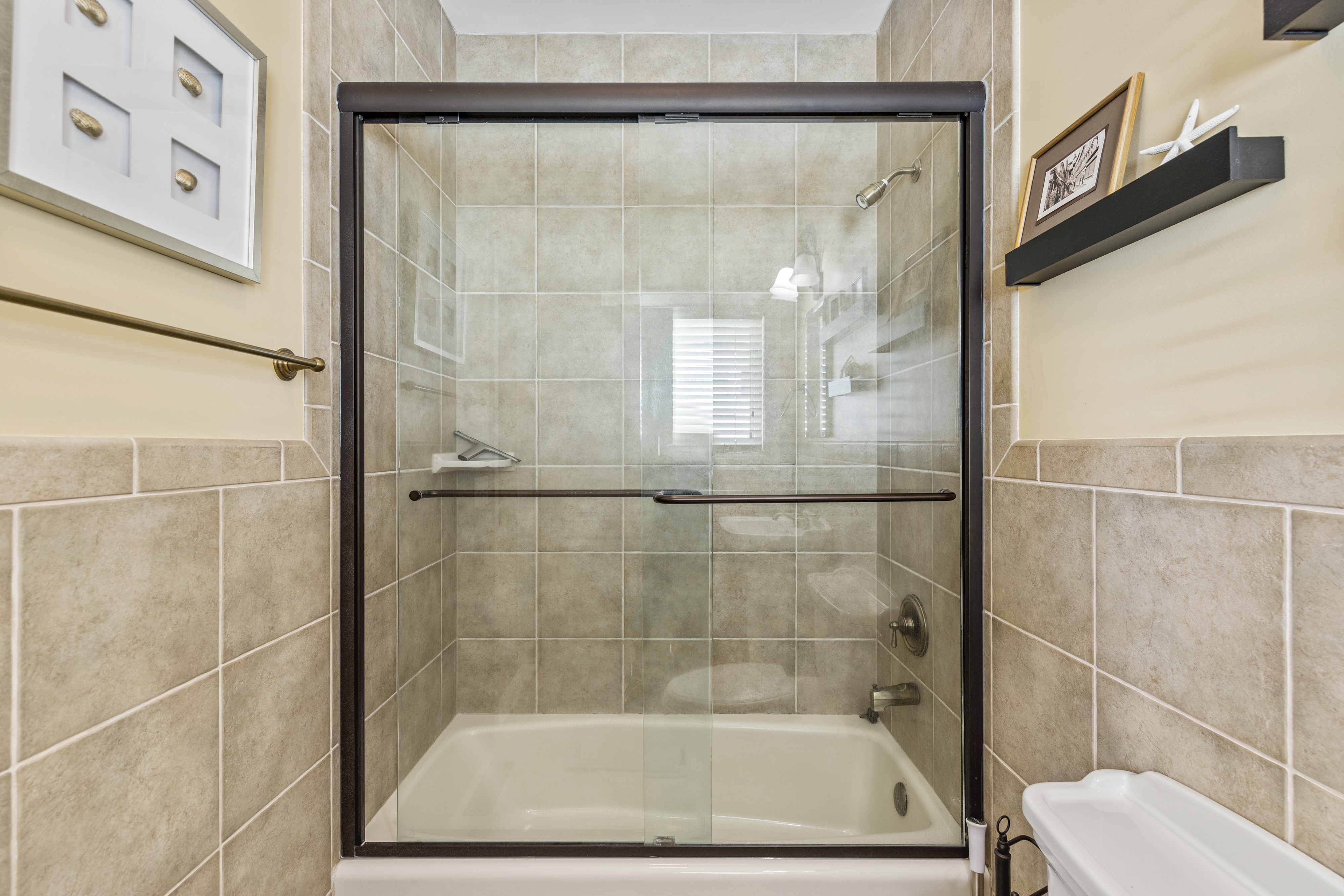 Bathroom 3 also has a Shower/Tub combo.