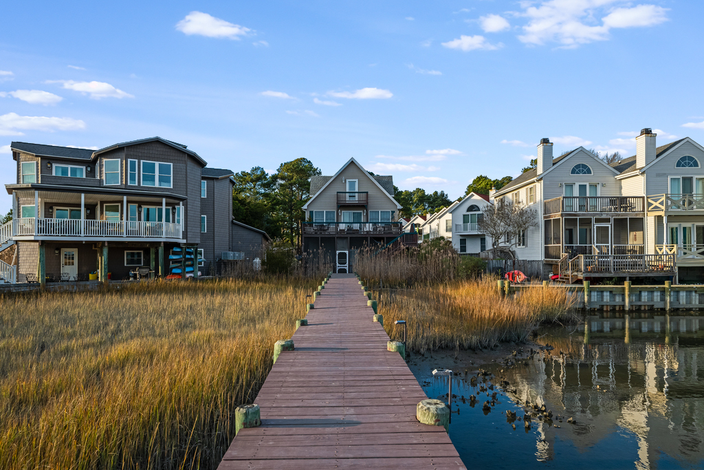 Eagle's View has a Private Pier for fishing, crabbing, and just chillaxing!