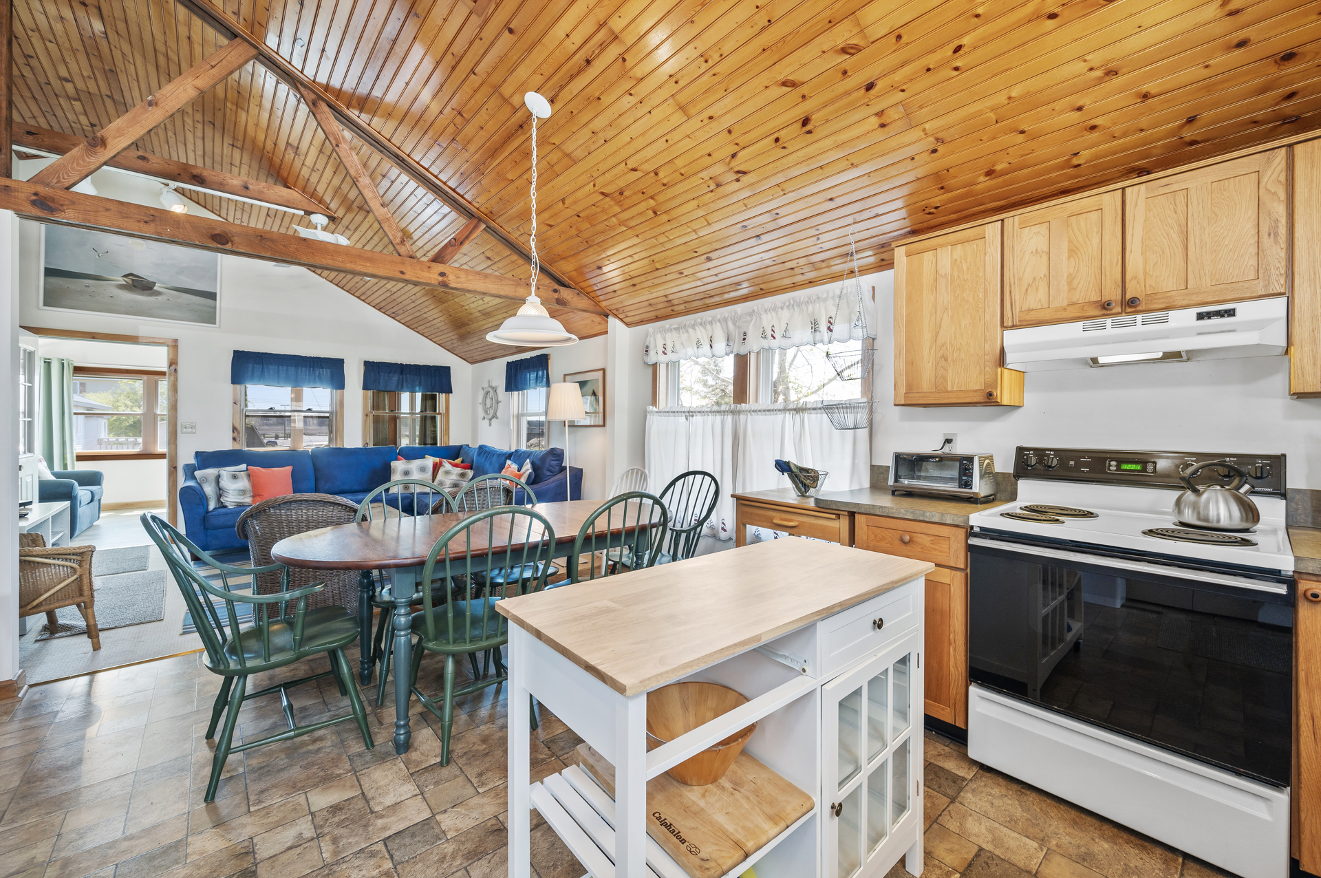 Have a larger group? Rent Rhythm and Blues, right next door!