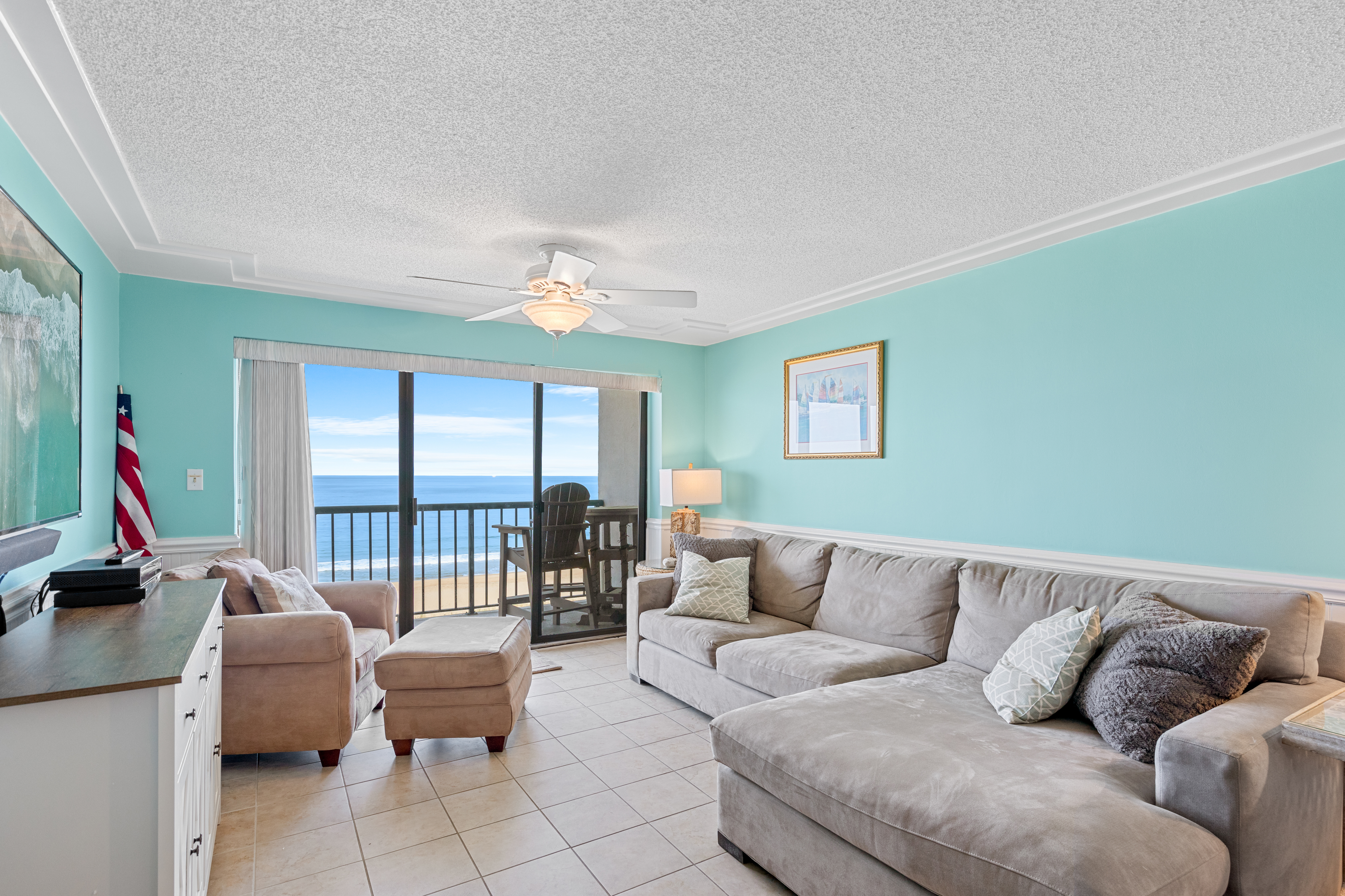 Bright and open Living Space.