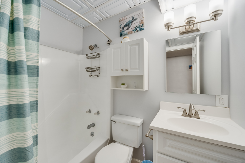 Shared Full Bathroom offers a Shower/Tub Combo!