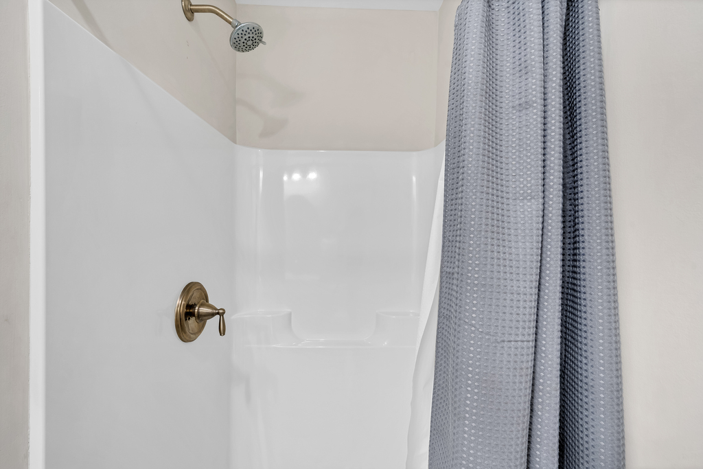 Walk-in Shower on 1st Floor.