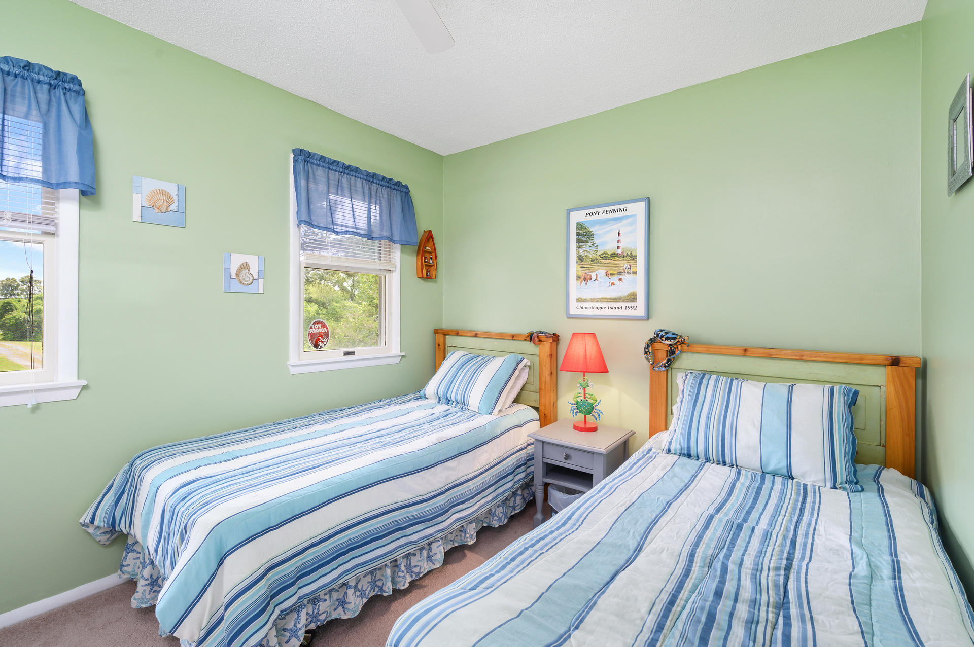 Bedroom 3 has 2 Twin Beds.