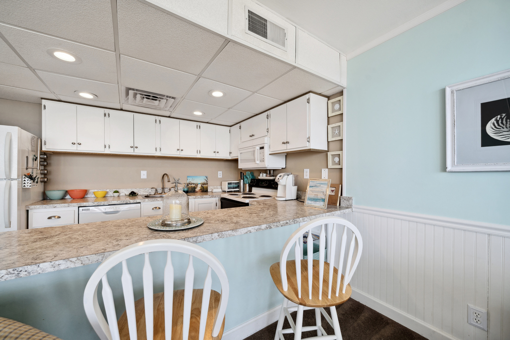 Grab a quick bite to eat at the Breakfast Bar!